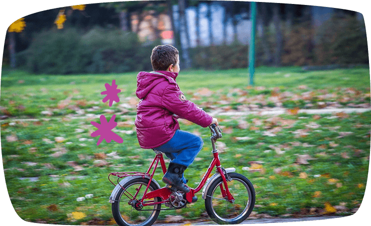 Cómo enseñar a montar en bici sin ruedines en 10 pasos