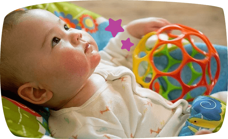 Cómo-prevenir-accidentes-infantiles-bebé-jugando