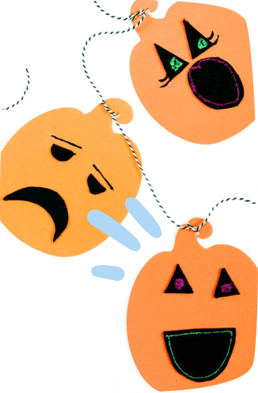 Decoración-de-Halloween-para-niños-calabazas-cartulina