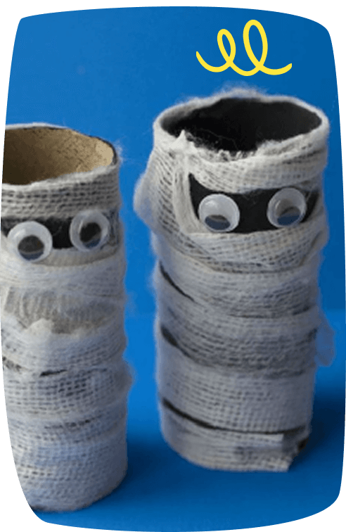 Manualidades-de-Halloween-para-niños-momias-con-papel-higiénico