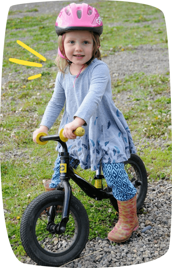 Niña-montando-en-bicicleta-evolutiva