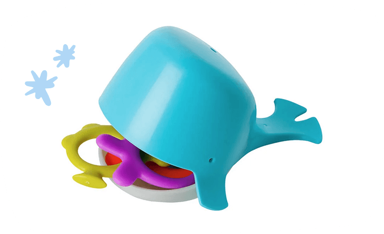 Juguete de baño con forma de ballena azul y accesorios de colores para jugar en el agua.