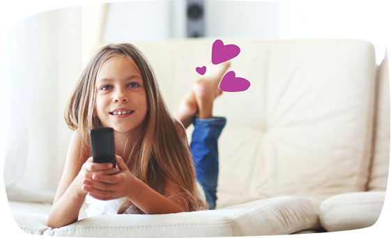 littel girl watching tv 